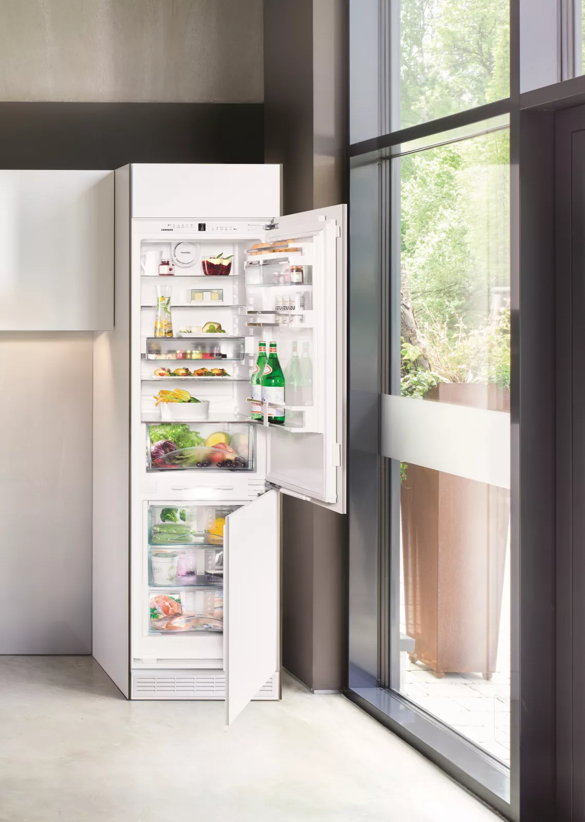 Встраиваемые холодильники ру. Холодильник Liebherr ICBN 3376 Premium BIOFRESH NOFROST. Liebherr ICN 3376. Либхер холодильник встраиваемый двухкамерный. Встраиваемый холодильник Liebherr.