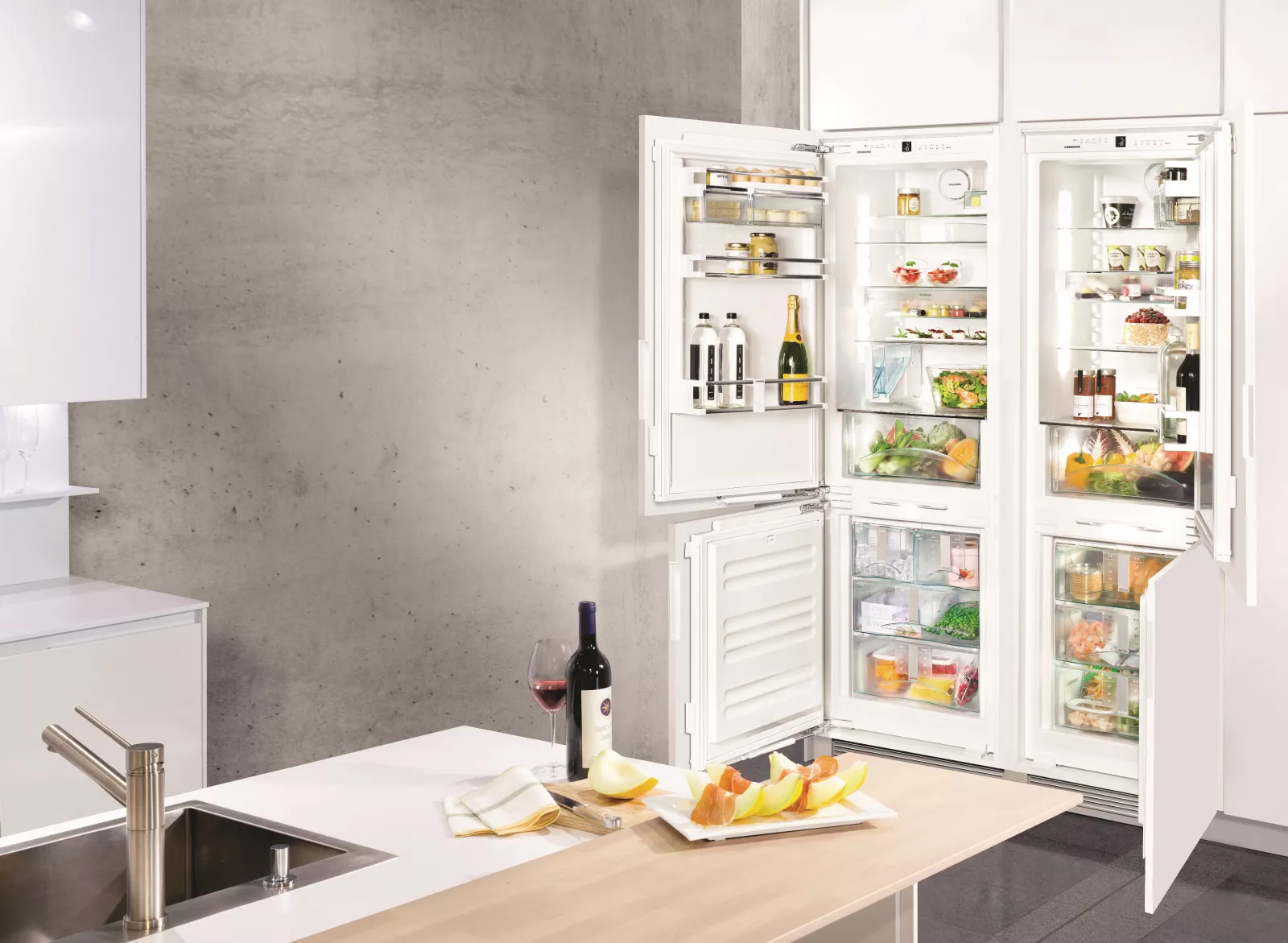 Холодильник встроенный двухкамерный no frost. Liebherr ICN 3386. Холодильник 3386 Либхер встраиваемый. Встроенный холодильник Либхер. Либхер холодильник встраиваемый двухкамерный.